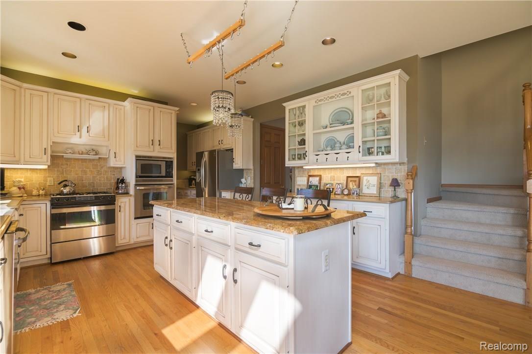 4186 Oak Tree Circle Rochester, MI 48306 - Photo 17 of 54 782A5415-38-Edit.jpg