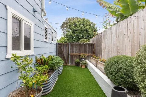 $1,149,000 | 981 North Vulcan Avenue, Unit 7, Encinitas, CA 92024