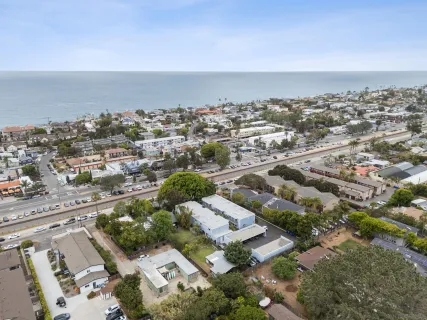 $1,149,000 | 981 North Vulcan Avenue, Unit 7, Encinitas, CA 92024