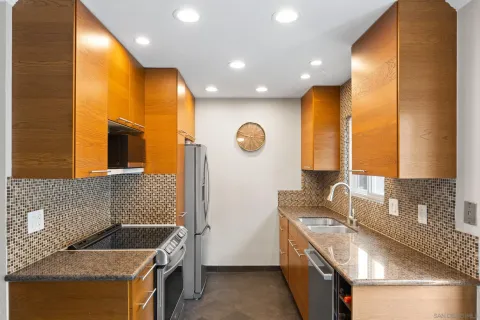 $1,149,000 | 981 North Vulcan Avenue, Unit 7, Encinitas, CA 92024
