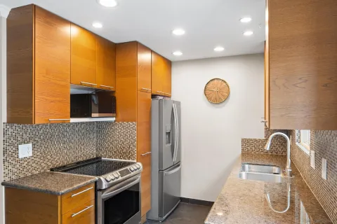 $1,149,000 | 981 North Vulcan Avenue, Unit 7, Encinitas, CA 92024