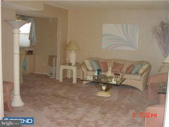 14 Manchester Road Sewell, NJ 08080 - Photo 3 of 12 Living Room