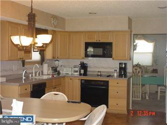 14 Manchester Road Sewell, NJ 08080 - Photo 4 of 12 Kitchen