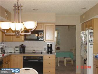 14 Manchester Road Sewell, NJ 08080 - Photo 5 of 12 Kitchen