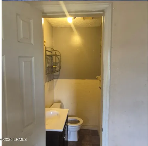 $68,000 | 20868 Solomon Blatt Avenue, Blackville, SC 29817