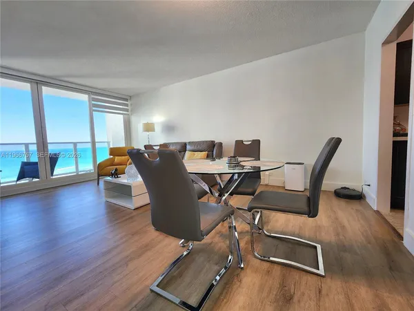 $4,000 | 3505 South Ocean Drive, Unit 1020, Hollywood, FL 33019