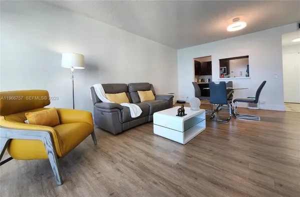 $4,000 | 3505 South Ocean Drive, Unit 1020, Hollywood, FL 33019