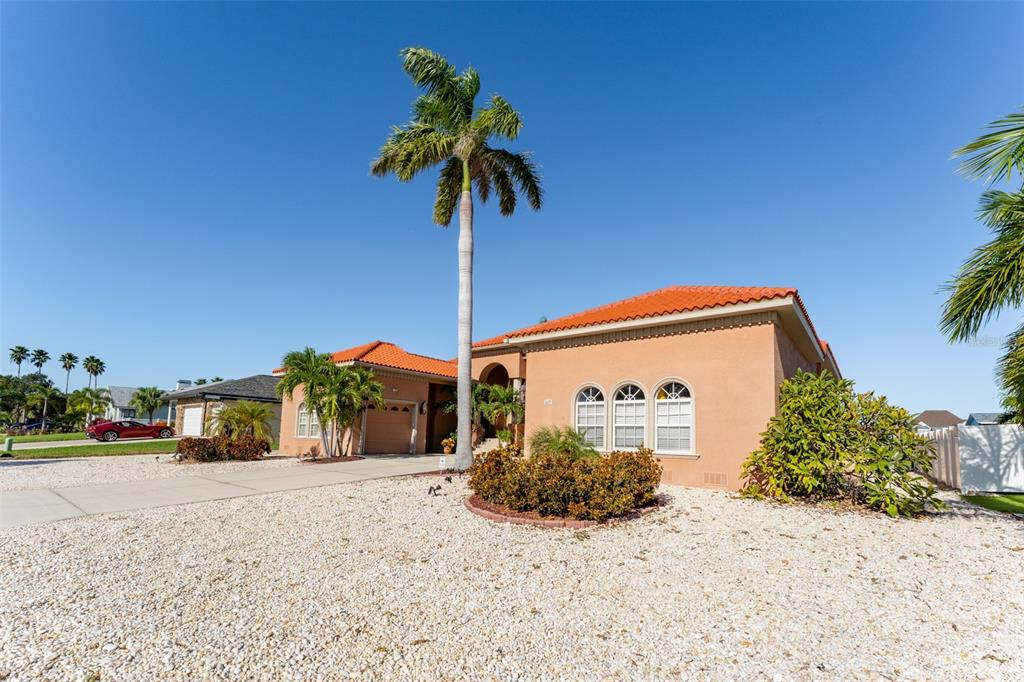 825 Birdie Way Apollo Beach, FL 33572 - Photo 9 of 71