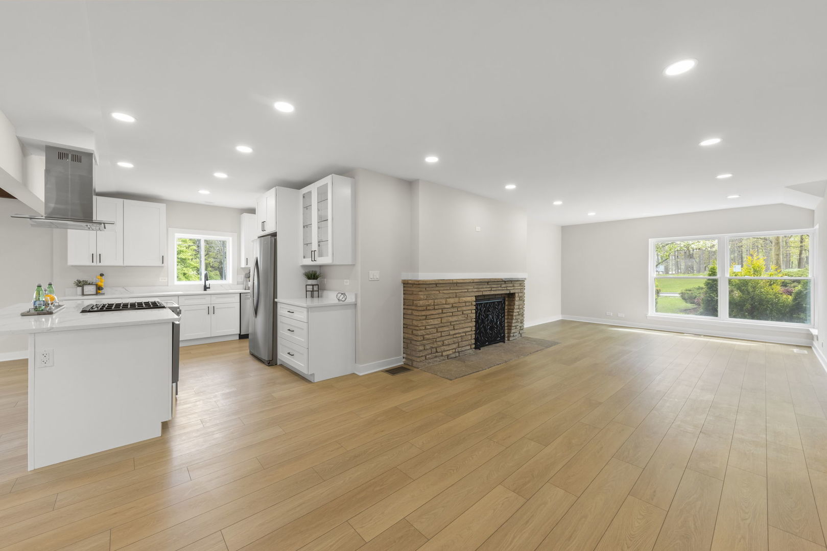 1984 Sunset Road Highland Park, IL 60035 - Photo 3 of 29 Gallery Image 3