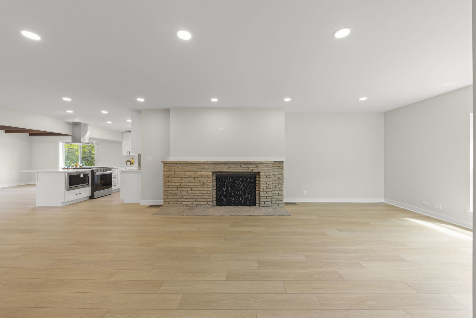 1984 Sunset Road Highland Park, IL 60035 - Photo 7 of 29 Gallery Image 7