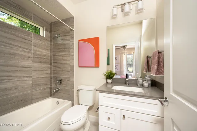 $975,400 | 300 Rue Esplanade, Lynn Haven, FL 32444