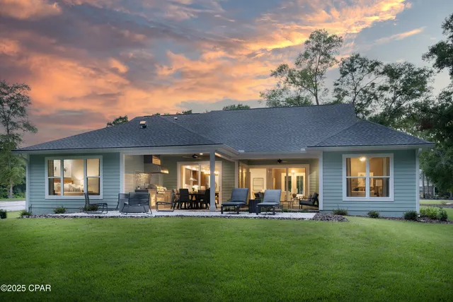 $975,400 | 300 Rue Esplanade, Lynn Haven, FL 32444