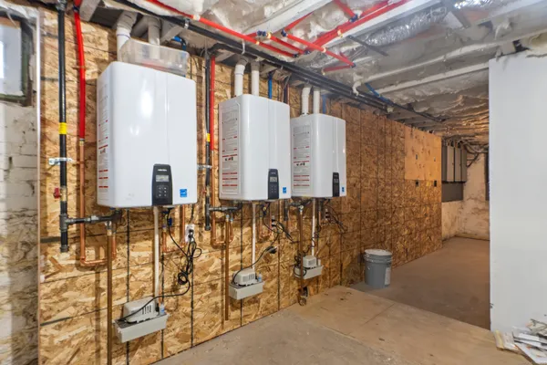 $1,800 | 3 James Street, Unit 2, Meriden, CT 06451