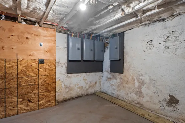 $1,800 | 3 James Street, Unit 2, Meriden, CT 06451