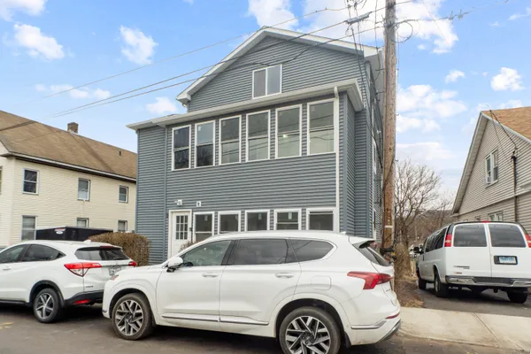 $1,800 | 3 James Street, Unit 2, Meriden, CT 06451