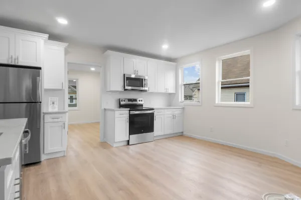 $1,800 | 3 James Street, Unit 2, Meriden, CT 06451