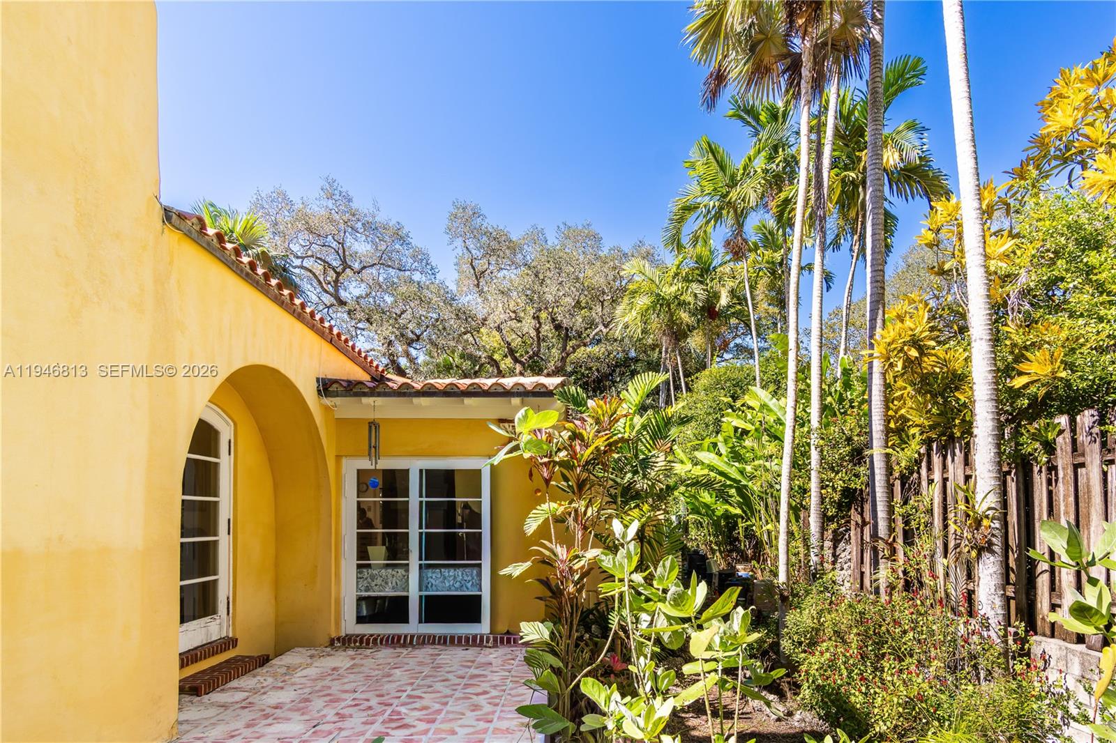 3835 Utopia Court Miami, FL 33133 - Photo 28 of 38