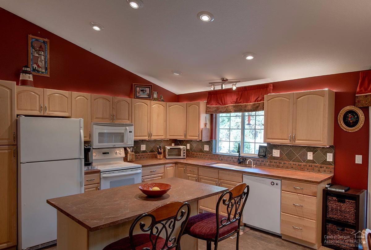 17200 Gadwall Road Bend, OR 97707 - Photo 11 of 25 Additional Photo