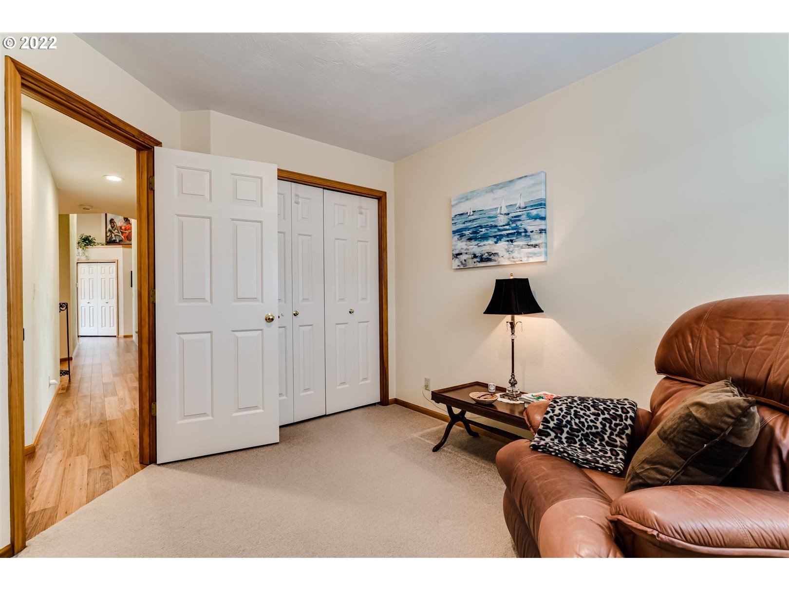 834 Raintree Way Springfield, OR 97477 - Photo 25 of 28 a living room with furniture and a window