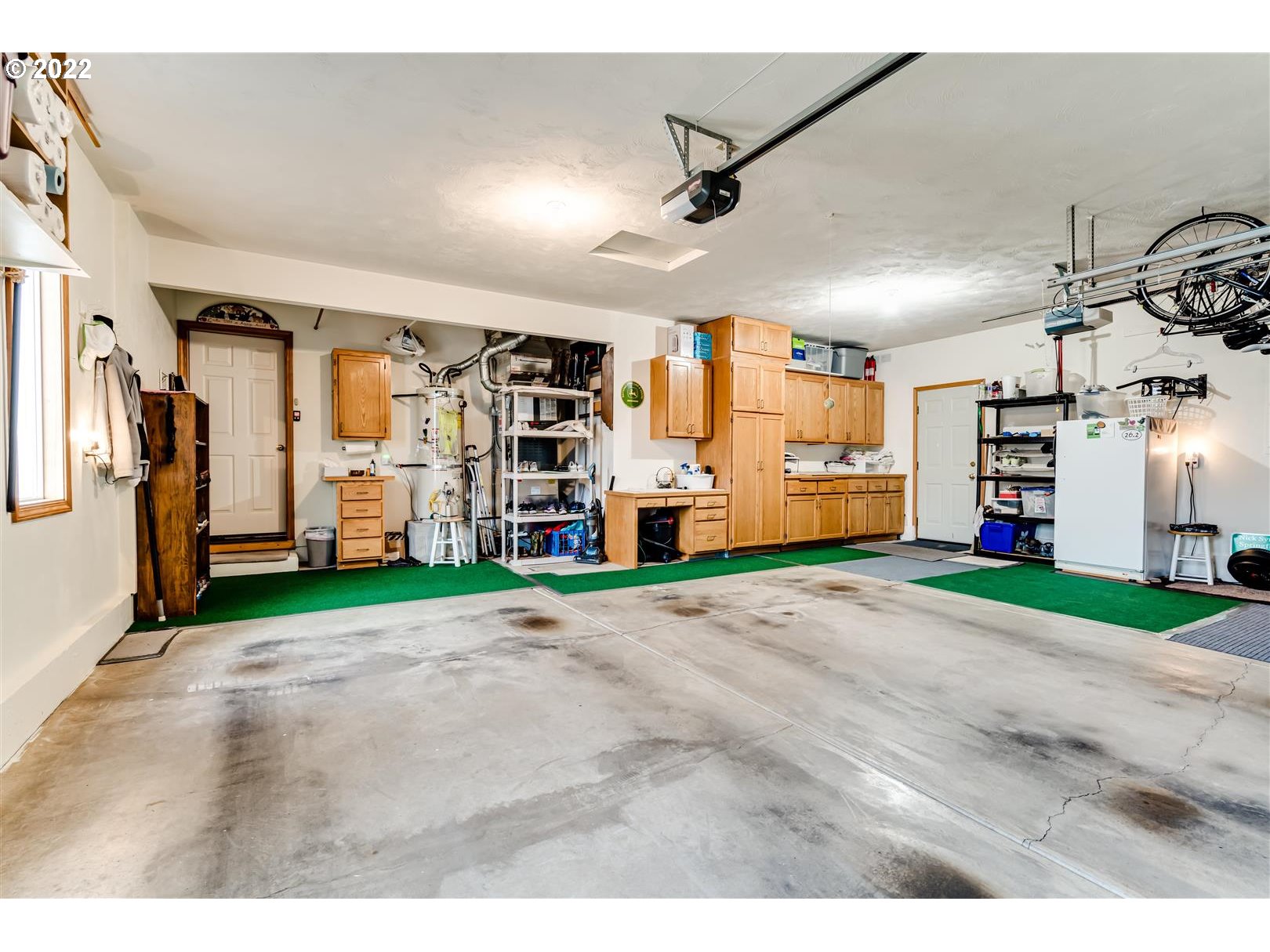 834 Raintree Way Springfield, OR 97477 - Photo 28 of 28 a view of a livingroom with workspace and garage