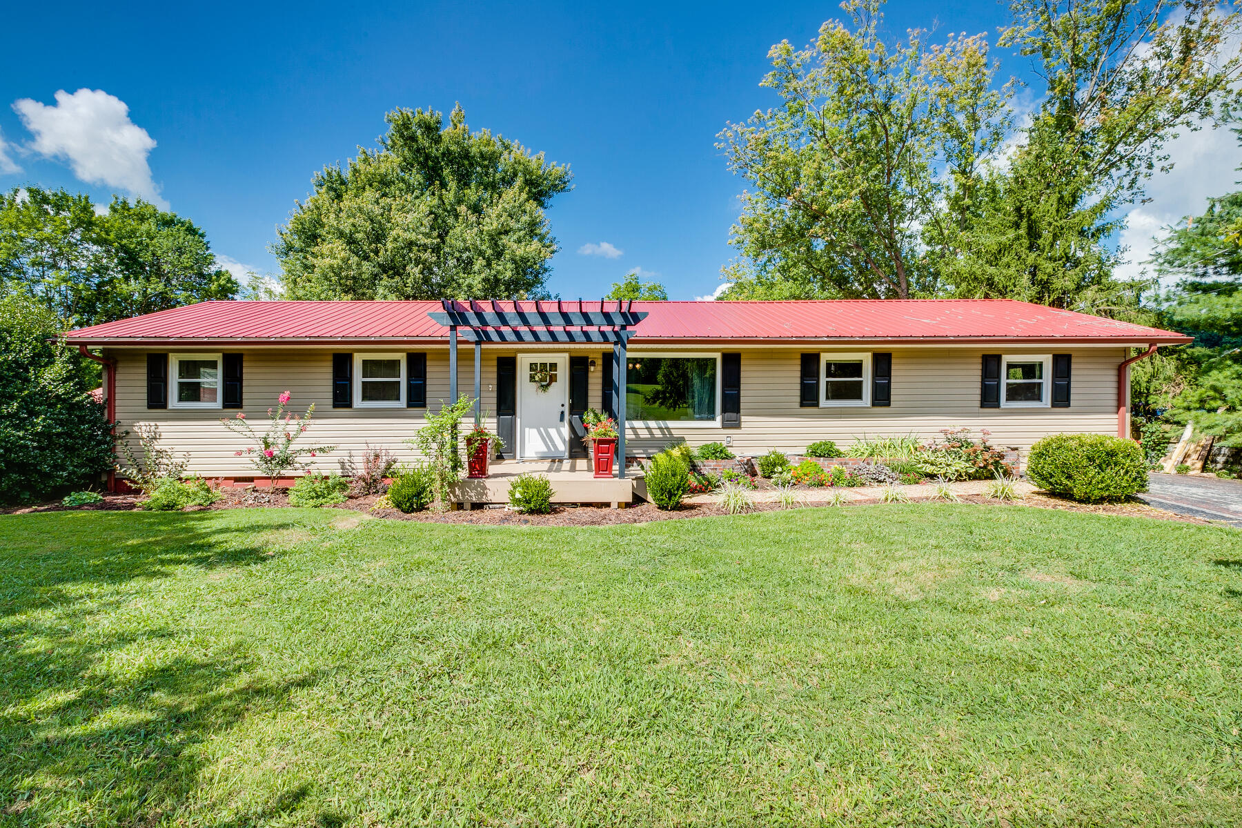 2386 Rock Springs Road Kingsport, TN 37664 - Photo 1 of 45 001