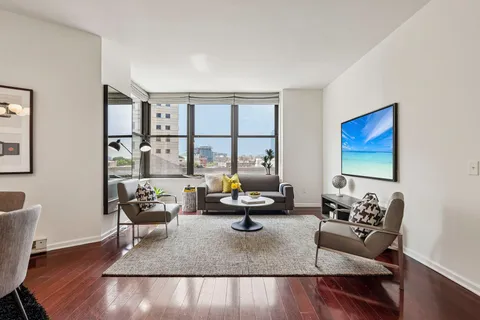 $1,049,000 | 102 Christopher Columbus Drive, Unit 701, Jersey City, NJ 07302