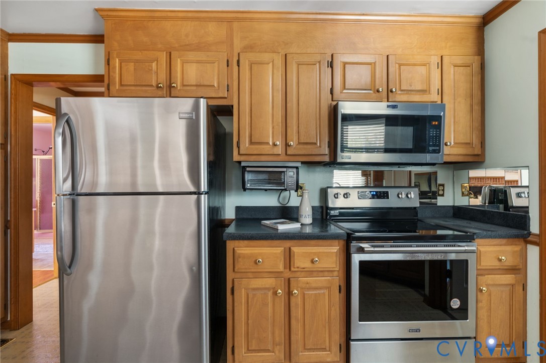 6420 Watchrun Drive Prince George, VA 23875 - Photo 14 of 42 All appliances convey