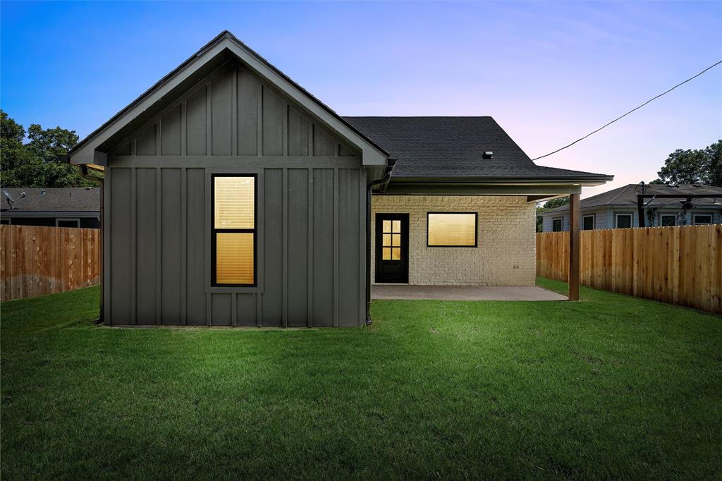 2923 Reuter Avenue Waco, TX 76708 - Photo 29 of 34 a front view of a house with yard and green space