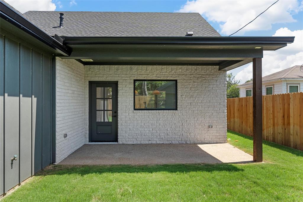 2923 Reuter Avenue Waco, TX 76708 - Photo 31 of 34 a front view of a house with a yard