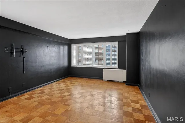 $242,000 | 900 South Hanley Road, Unit 7E, Clayton, MO 63105