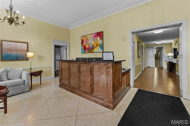 $242,000 | 900 South Hanley Road, Unit 7E, Clayton, MO 63105