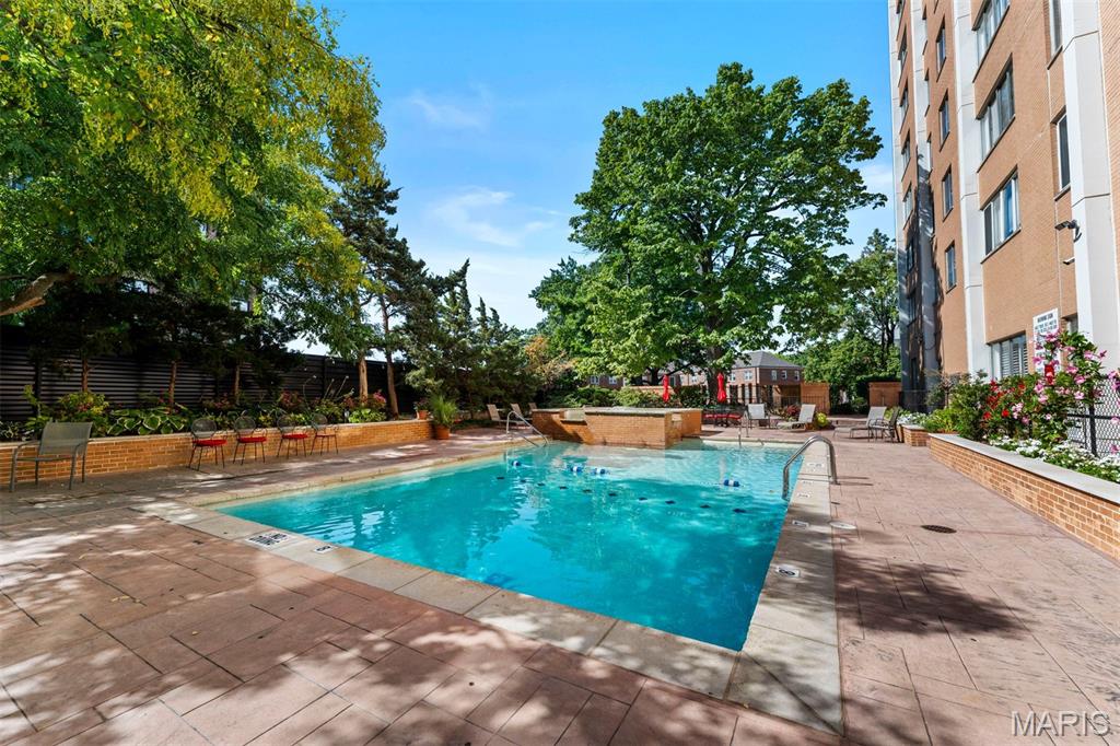 900 South Hanley Road, Unit 7E St. Louis, MO 63105 - Photo 40 of 42