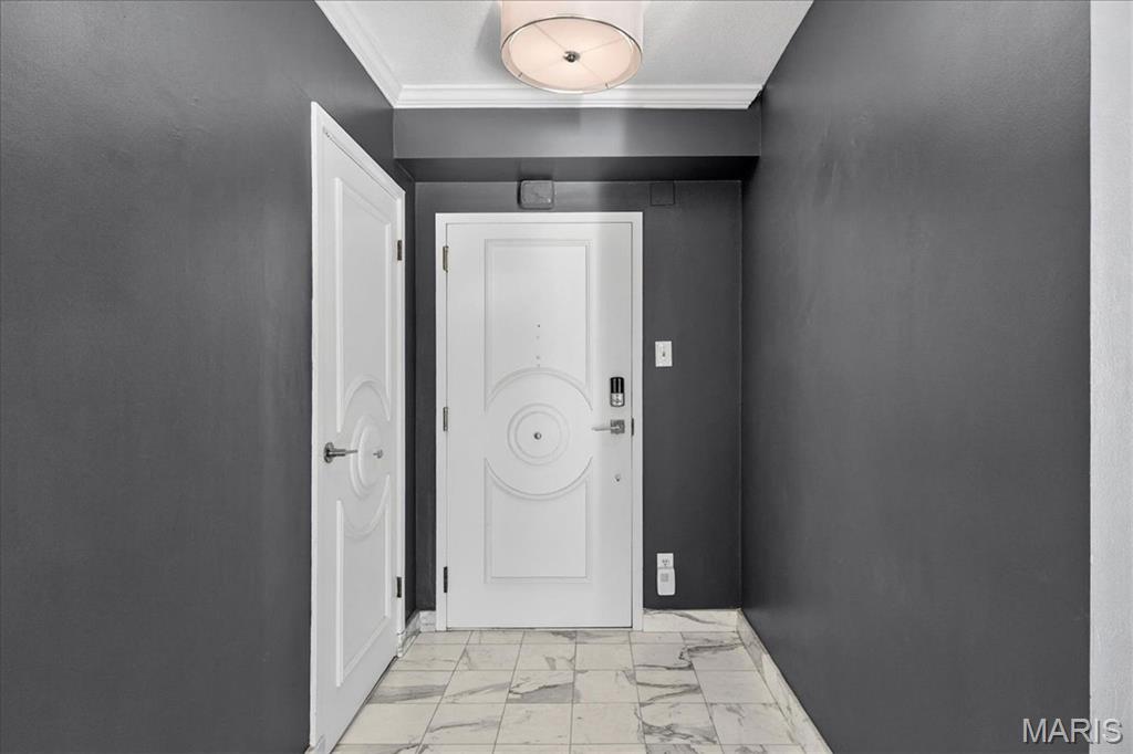 900 South Hanley Road, Unit 7E St. Louis, MO 63105 - Photo 4 of 42