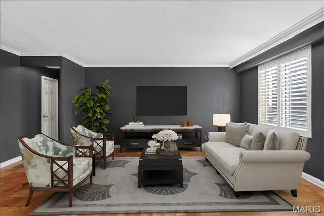 $242,000 | 900 South Hanley Road, Unit 7E, Clayton, MO 63105