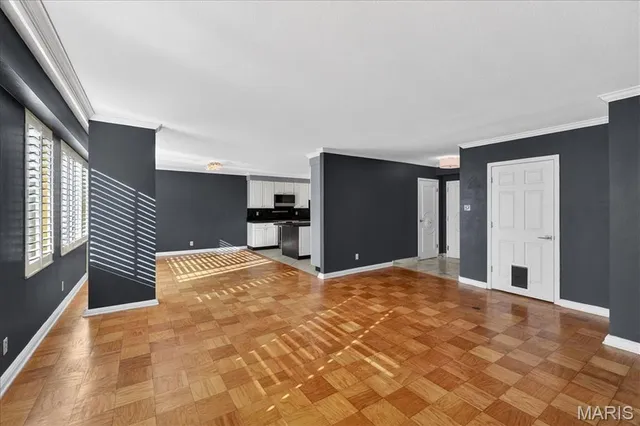 $242,000 | 900 South Hanley Road, Unit 7E, Clayton, MO 63105