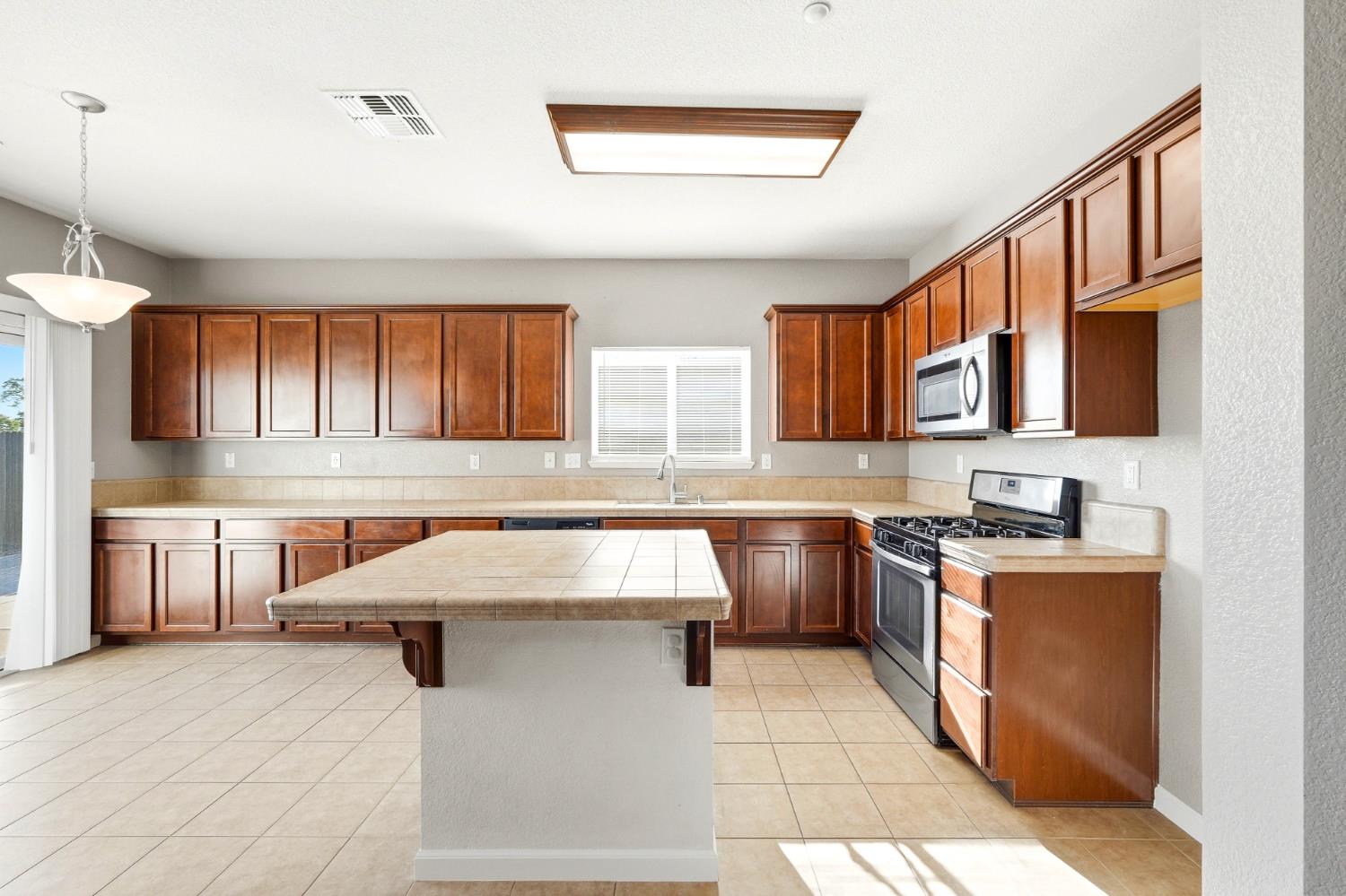 1040 Shakeley Lane Ione, CA 95640 - Photo 12 of 40