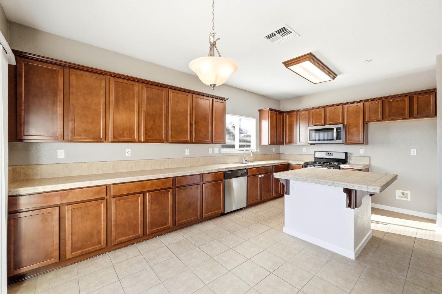 1040 Shakeley Lane Ione, CA 95640 - Photo 13 of 40