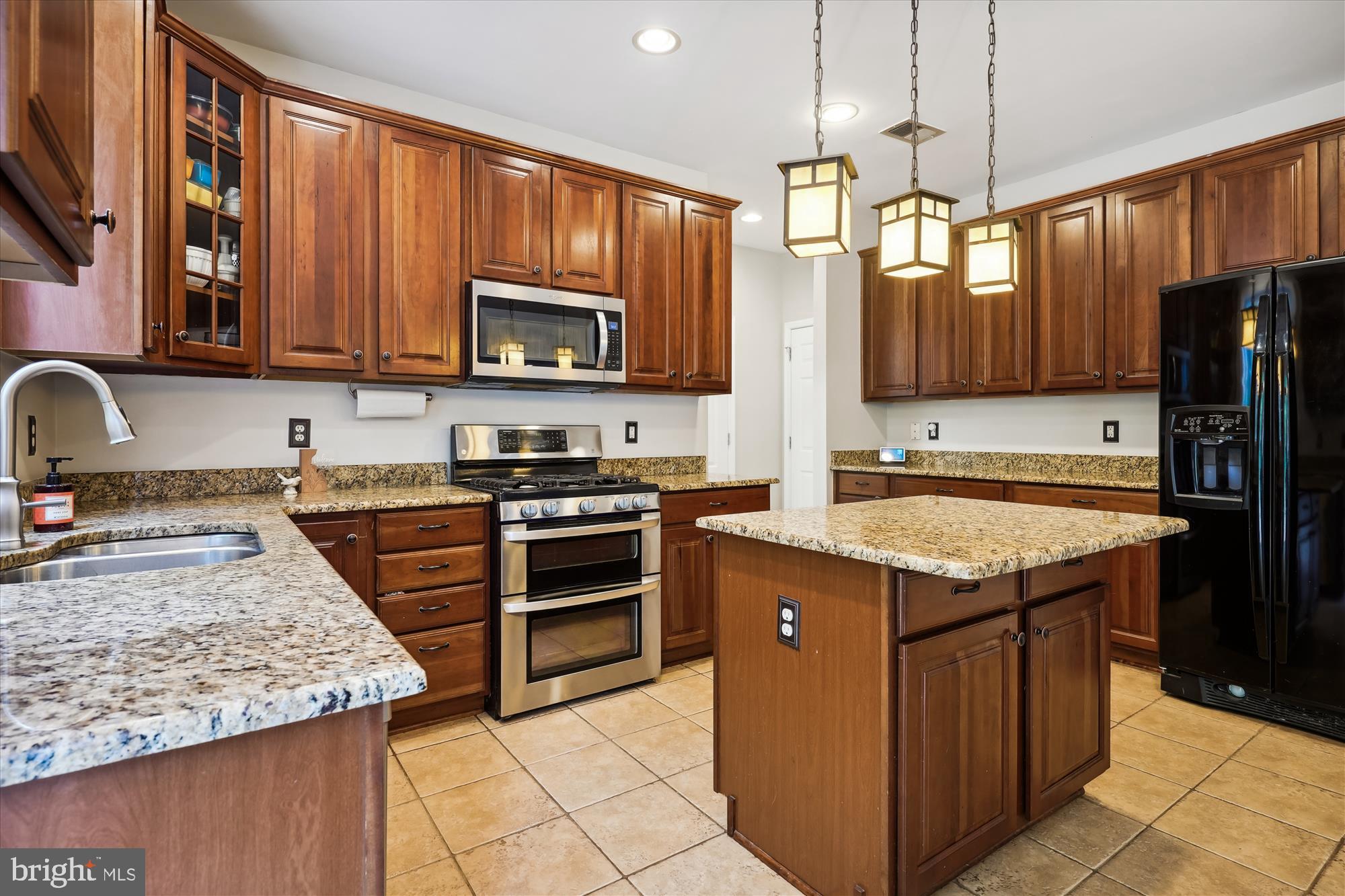 4170 Talon Drive Dumfries, VA 22025 - Photo 9 of 26 Gorgeous updated kitchen