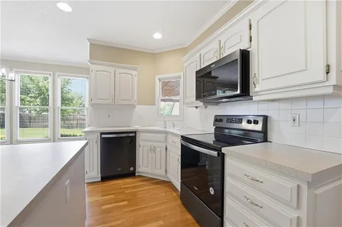 $549,950 | 8224 West 123rd Street, Overland Park, KS 66213