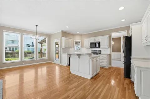 $549,950 | 8224 West 123rd Street, Overland Park, KS 66213