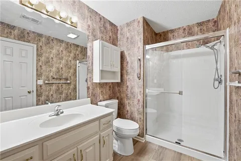 $549,950 | 8224 West 123rd Street, Overland Park, KS 66213