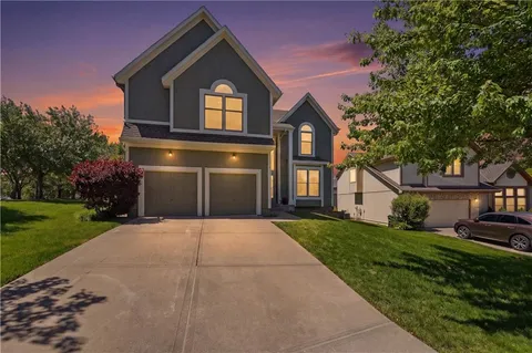 $549,950 | 8224 West 123rd Street, Overland Park, KS 66213