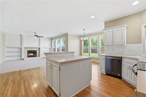 $549,950 | 8224 West 123rd Street, Overland Park, KS 66213