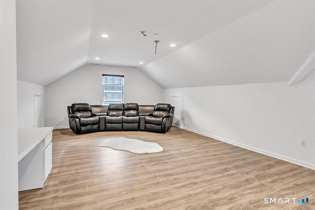 171 Henderson Road Fairfield, CT 06824 - Photo 26 of 37