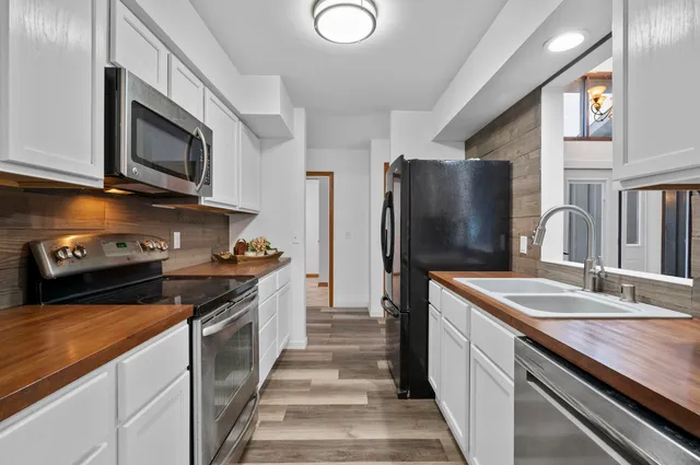 $369,000 | 313 Sunset Road, Columbus, WI 53925