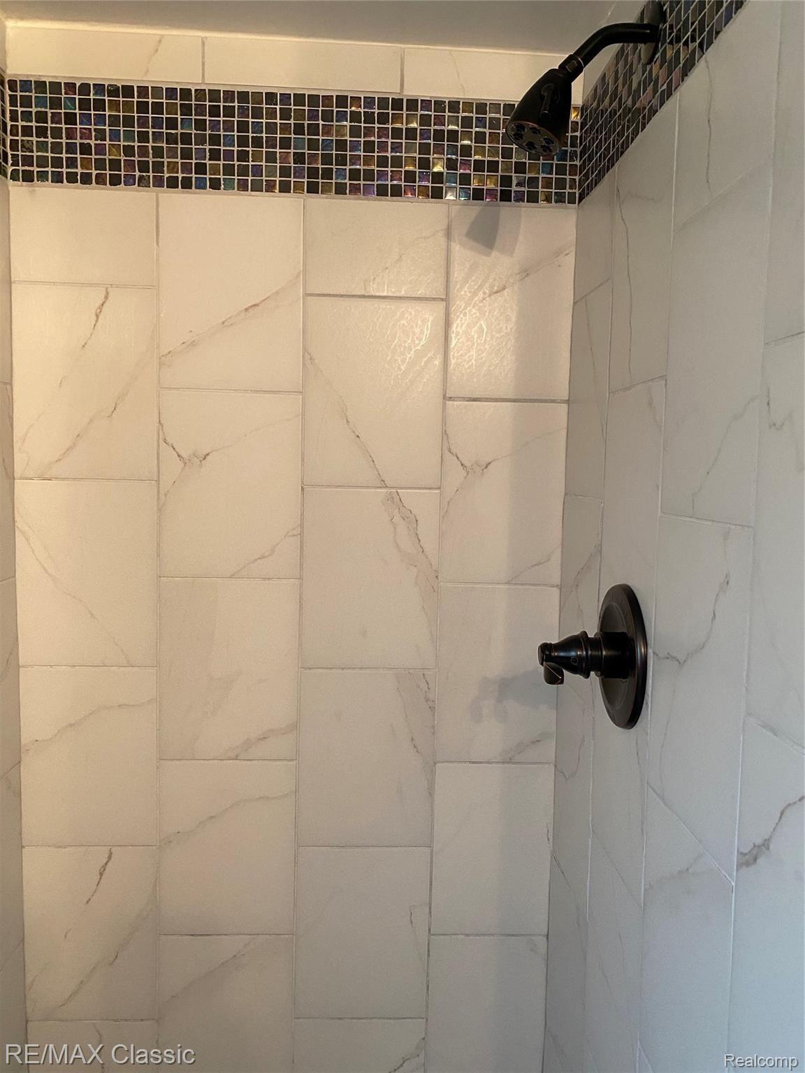 43120 Hanford Road Canton, MI 48187 - Photo 45 of 82 LD7j3F58RoSRqrBjomAs+Q.jpg