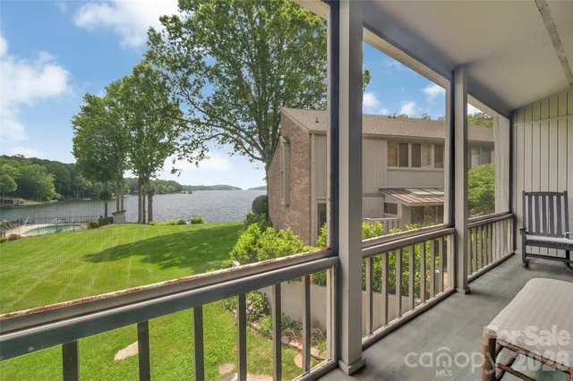 $1,250,000 | 55 Toxaway Shores, Unit 14, Lake Toxaway, NC 28747