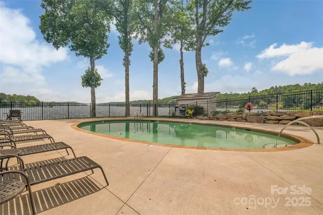 $1,250,000 | 55 Toxaway Shores, Unit 14, Lake Toxaway, NC 28747