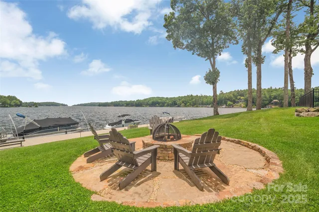 $1,250,000 | 55 Toxaway Shores, Unit 14, Lake Toxaway, NC 28747