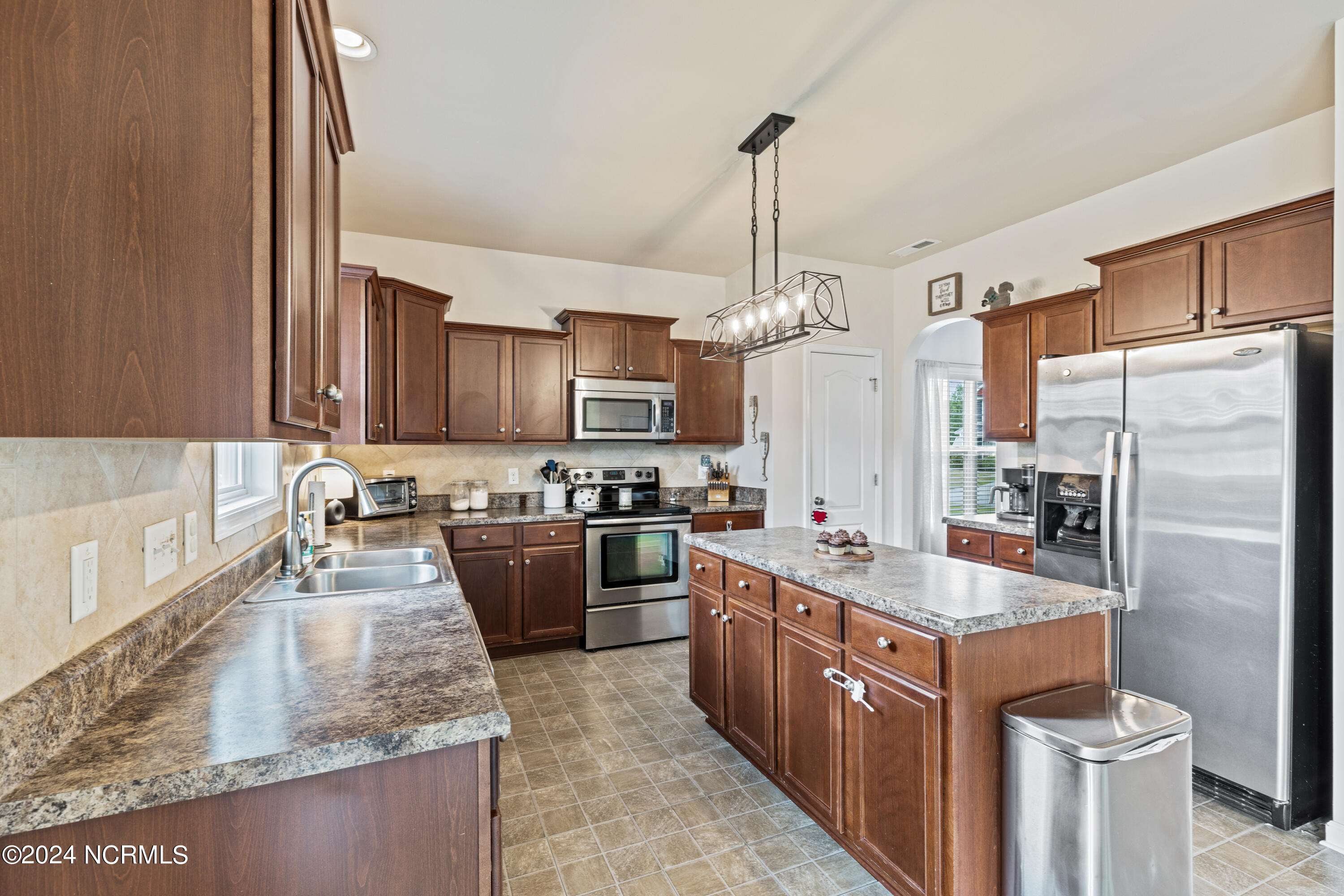 326 Kingston Road Jacksonville, NC 28546 - Photo 32 of 69 326 Kingston Rd - Kitchen